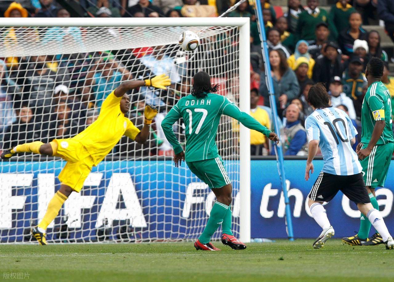 梅西爆发VS斯内德完美一年：2010金球奖到底奖错了吗？为何争议大